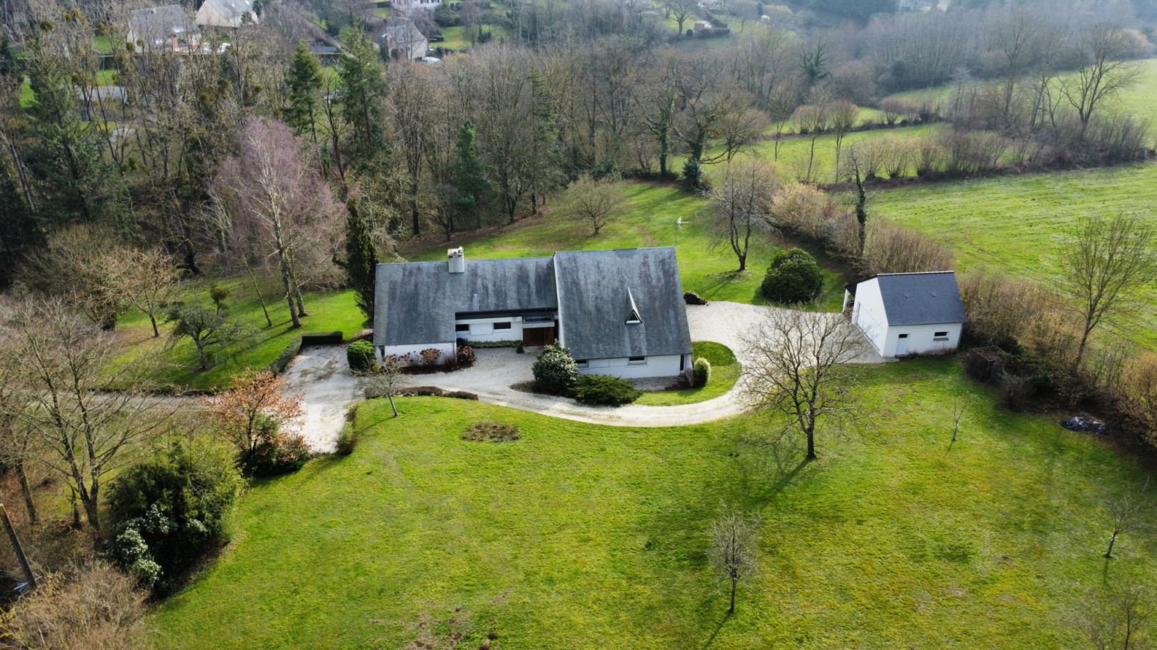 
                                                Vente
                                                  SAINT LO maison d'architecte.