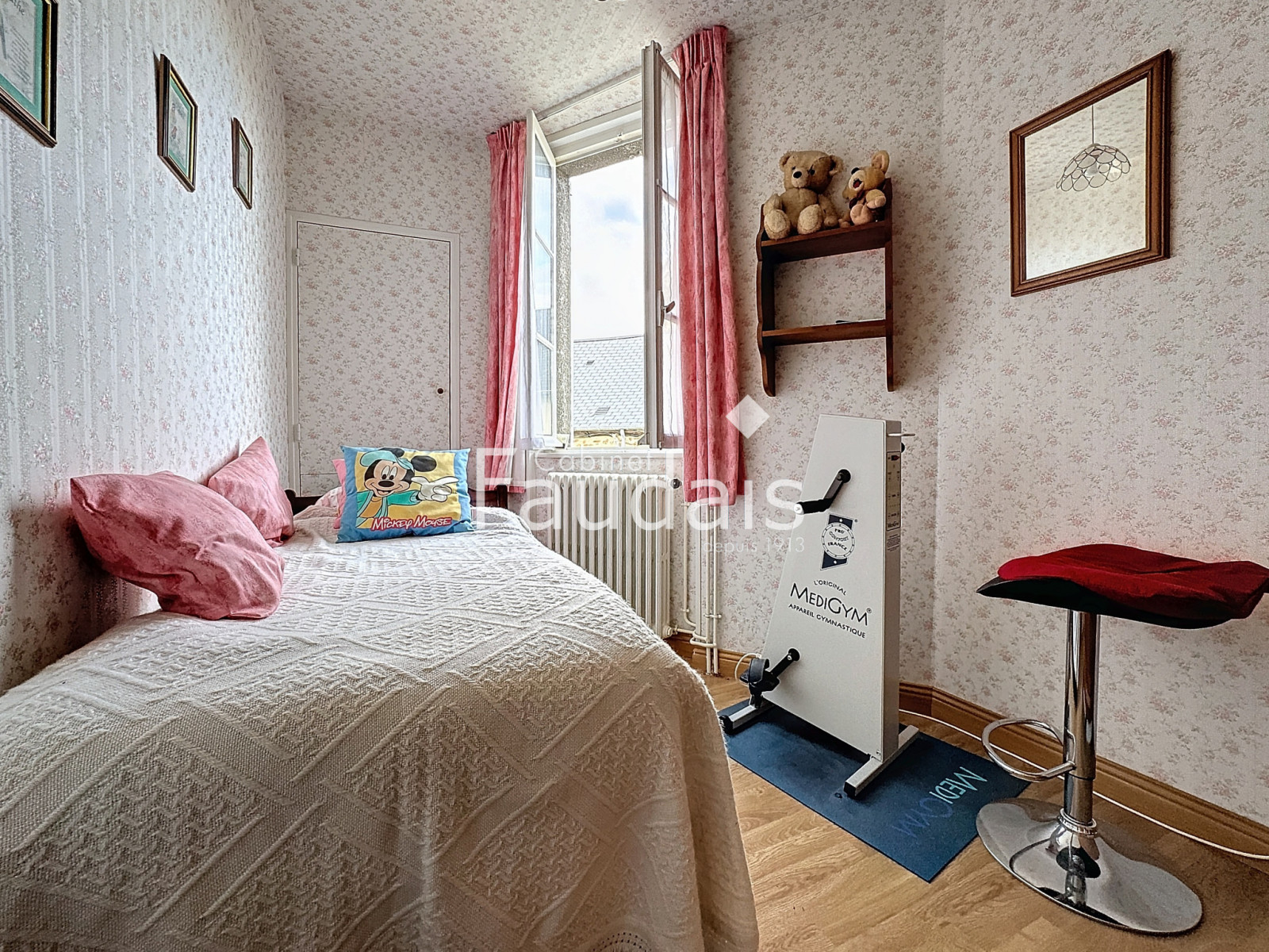 
                                                Vente
                                                 SAINT-LO - Maison de ville quartier SUD avec jardin, garage 