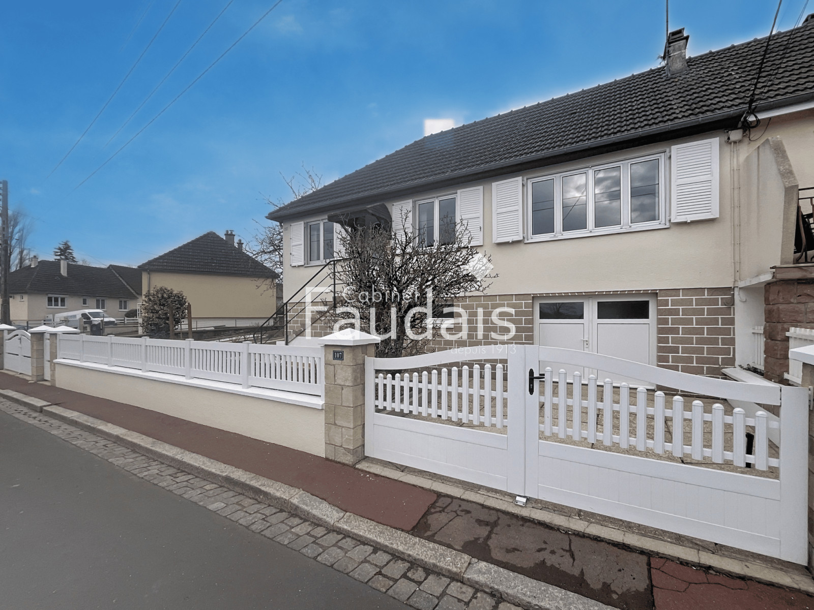 
                                                Vente
                                                 SAINT-LO - MAISON EN PARFAIT ETAT - SECTEUR CALME