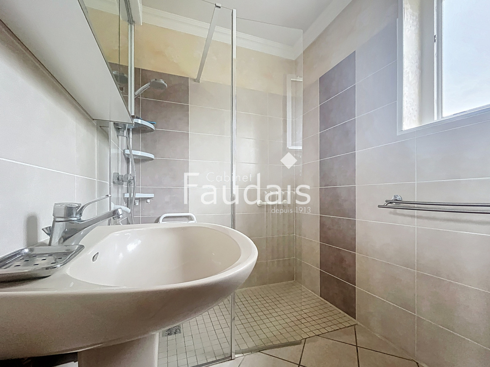 
                                                Vente
                                                 SAINT-LO - MAISON EN PARFAIT ETAT - SECTEUR CALME