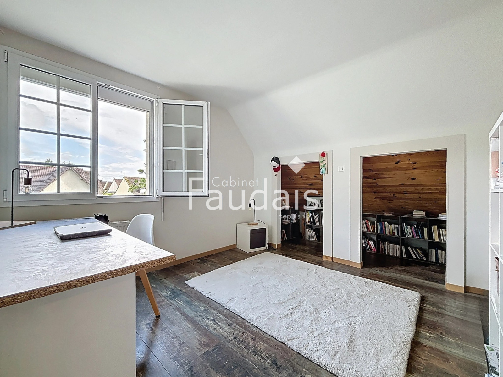 
                                                Vente
                                                  Saint-Lô - Maison familiale - sous-sol complet -  proche li