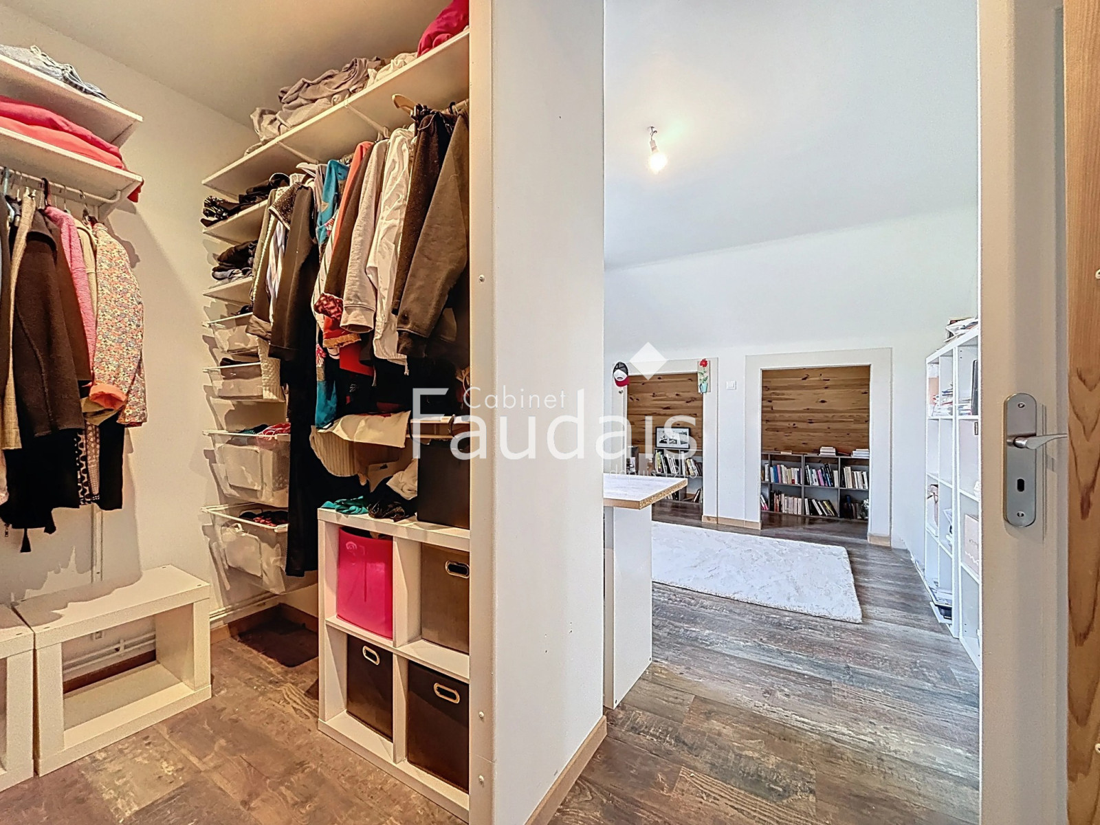 
                                                Vente
                                                  Saint-Lô - Maison familiale - sous-sol complet -  proche li