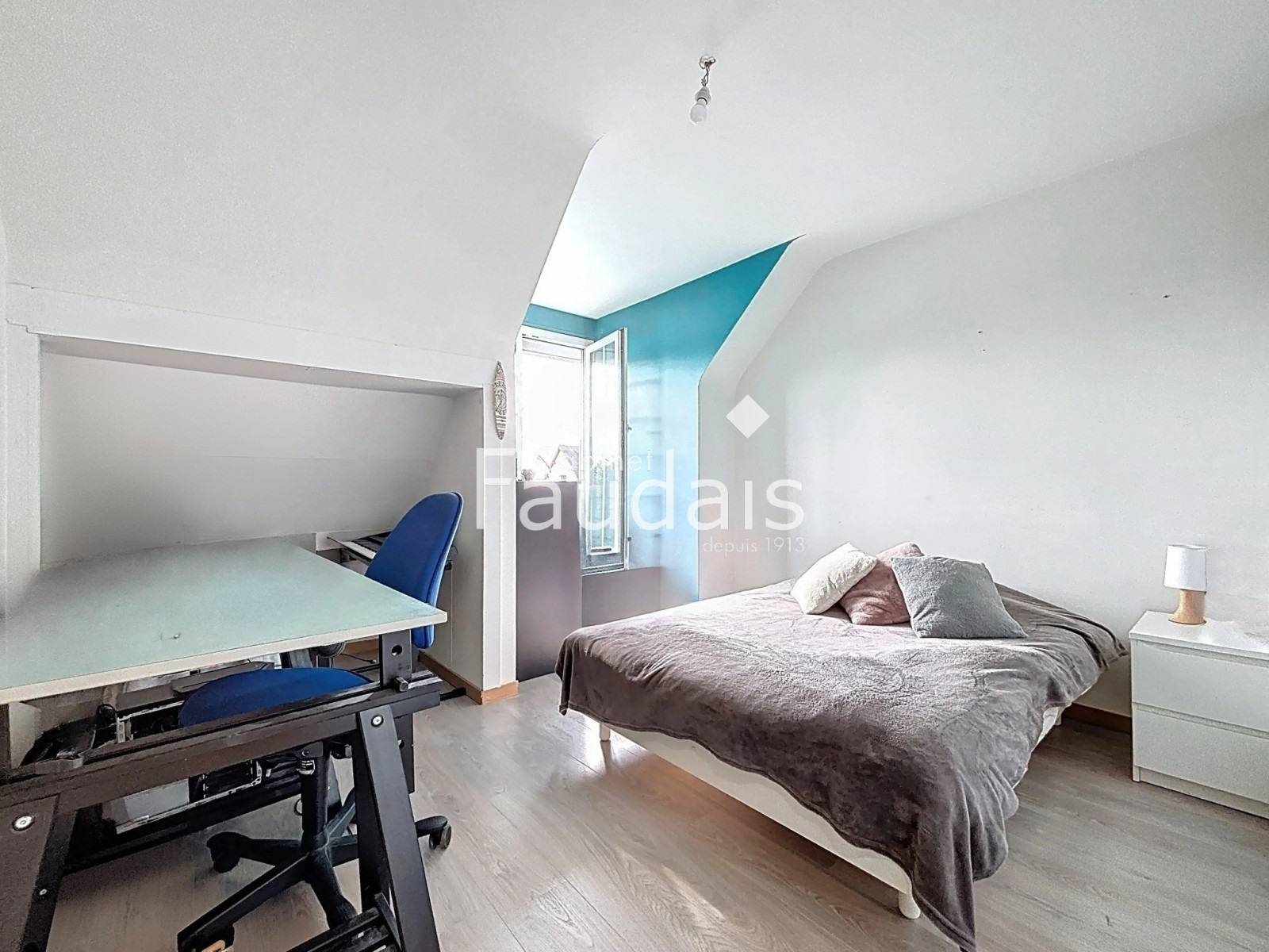 
                                                Vente
                                                  Saint-Lô - Maison familiale - sous-sol complet -  proche li