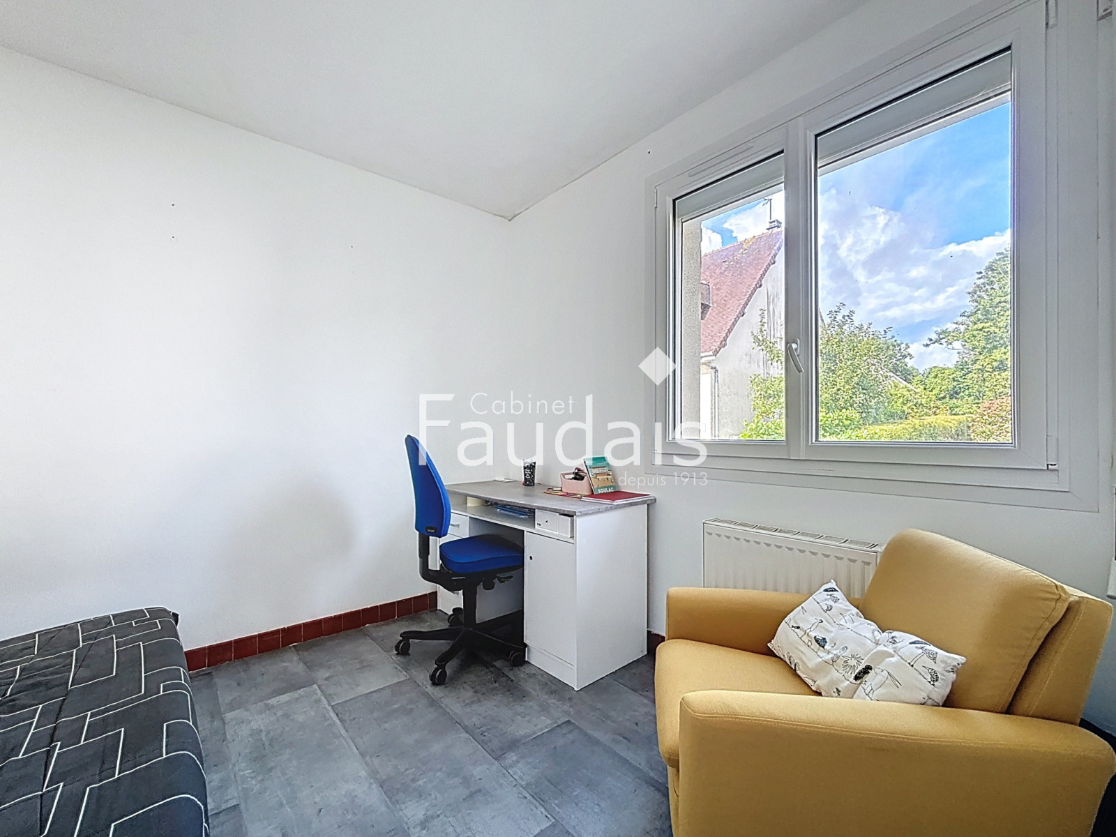 
                                                Vente
                                                  Saint-Lô - Maison familiale - sous-sol complet -  proche li