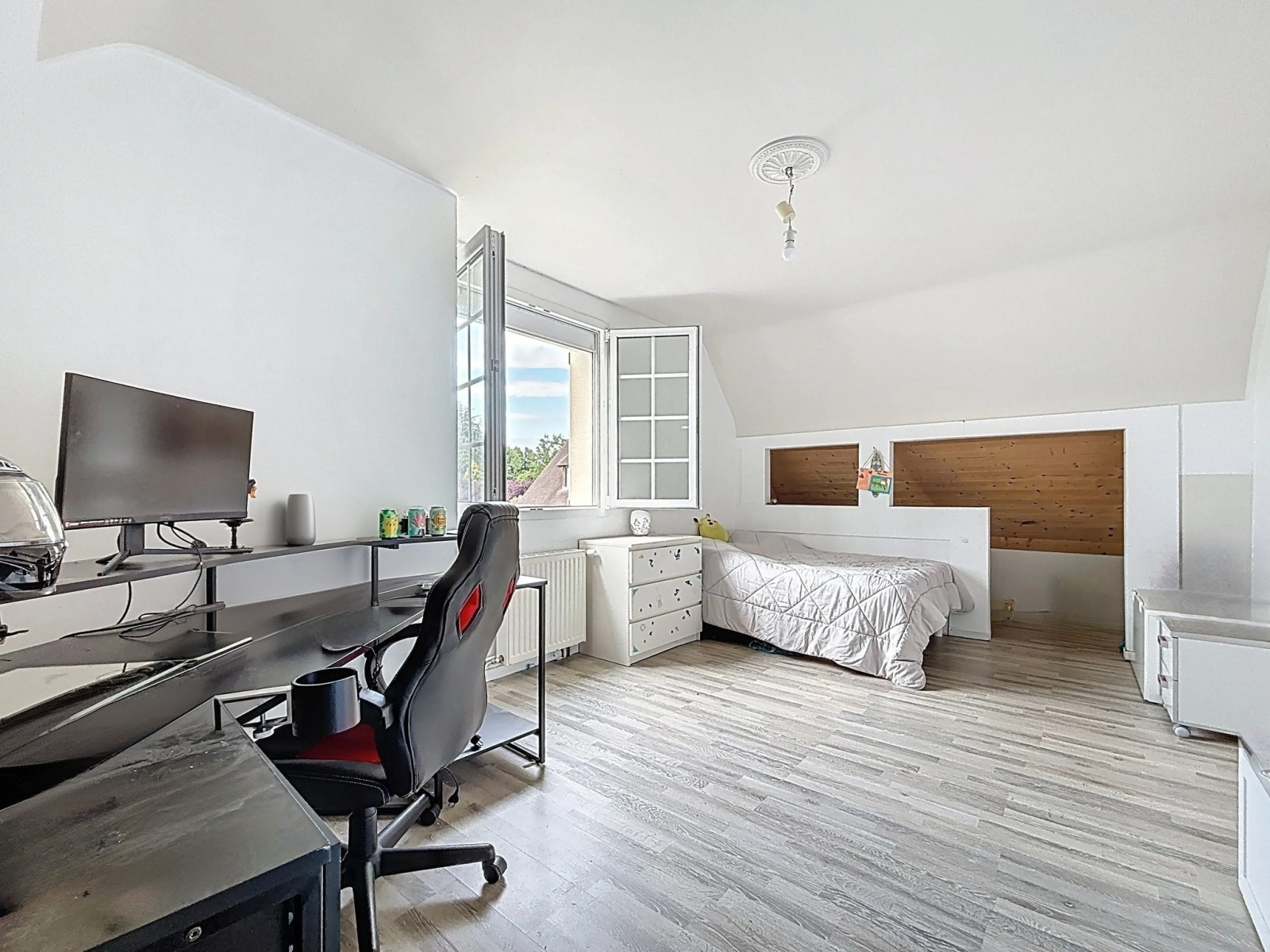 
                                                Vente
                                                  Saint-Lô - Maison familiale - sous-sol complet -  proche li