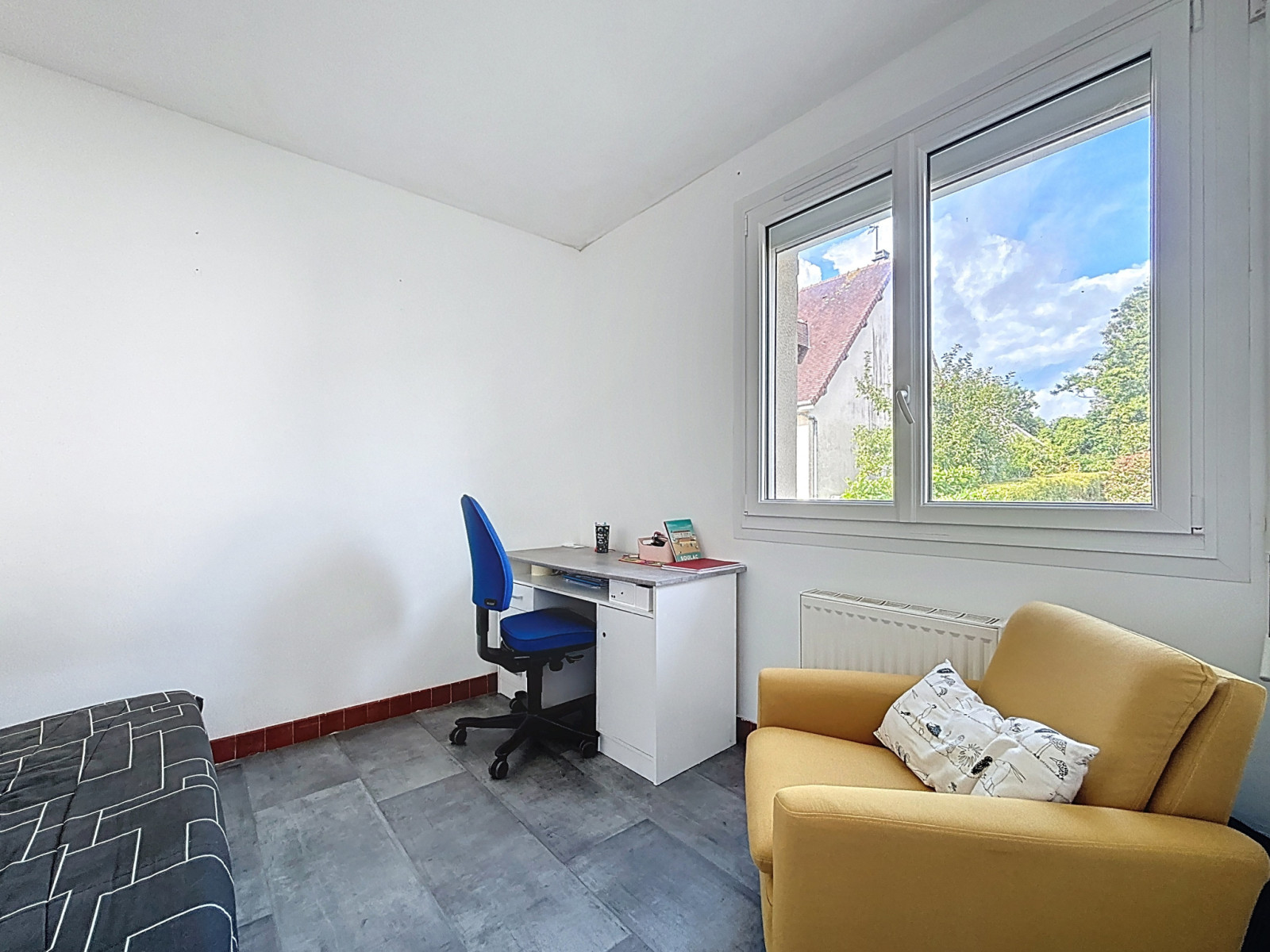 
                                                Vente
                                                  Saint-Lô - Maison familiale - sous-sol complet -  proche li