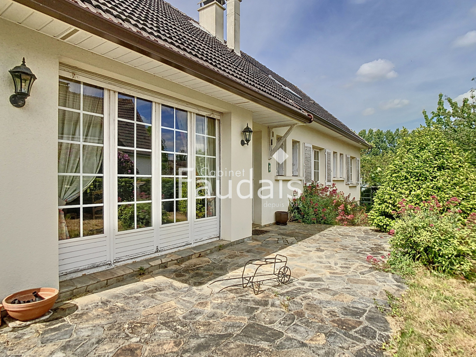 
                                                Vente
                                                 SAINT-LO PAVILLON 6 CHAMBRES VIE DE PLAIN-PIED