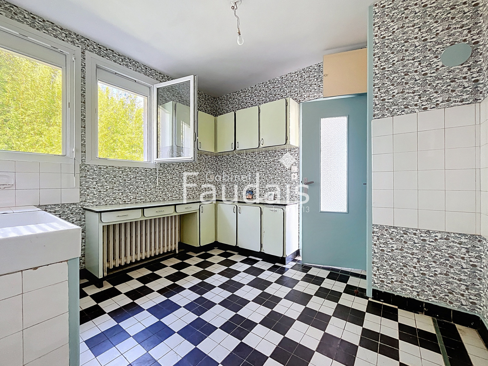 
                                                Vente
                                                 SAINT-LO - PROCHE CENTRE VILLE