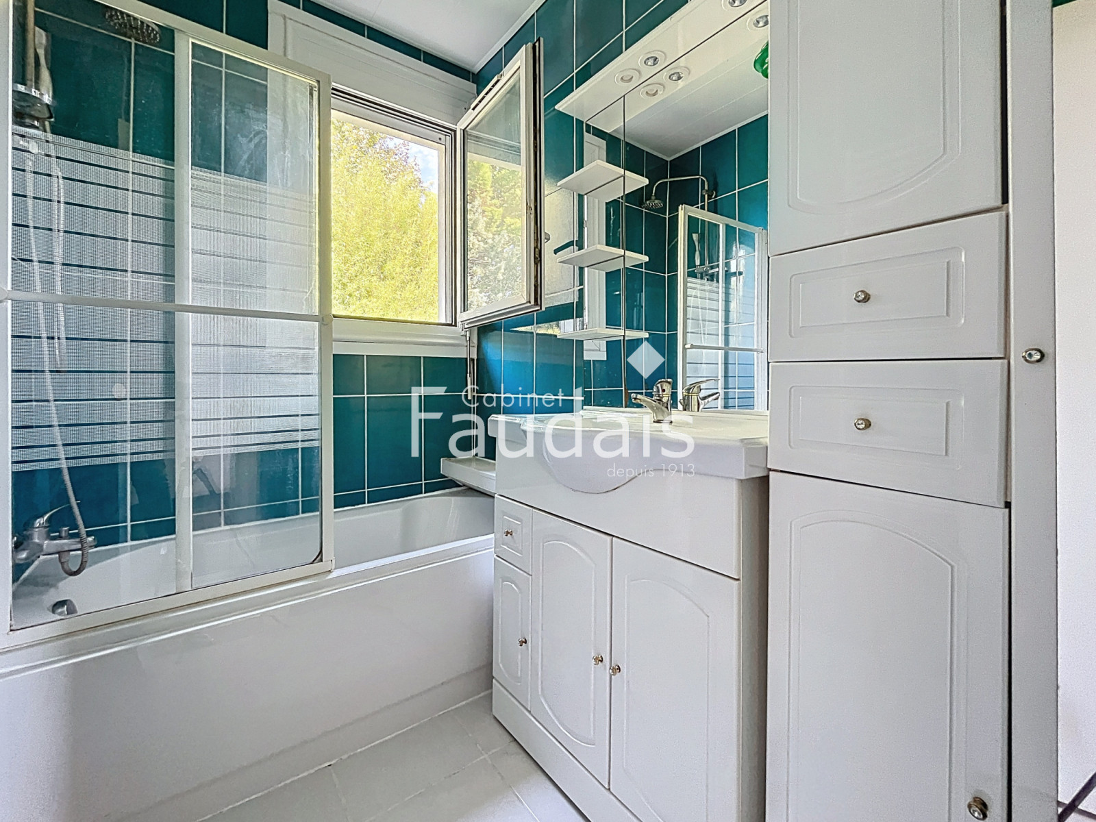 
                                                Vente
                                                 SAINT-LO - PROCHE CENTRE VILLE