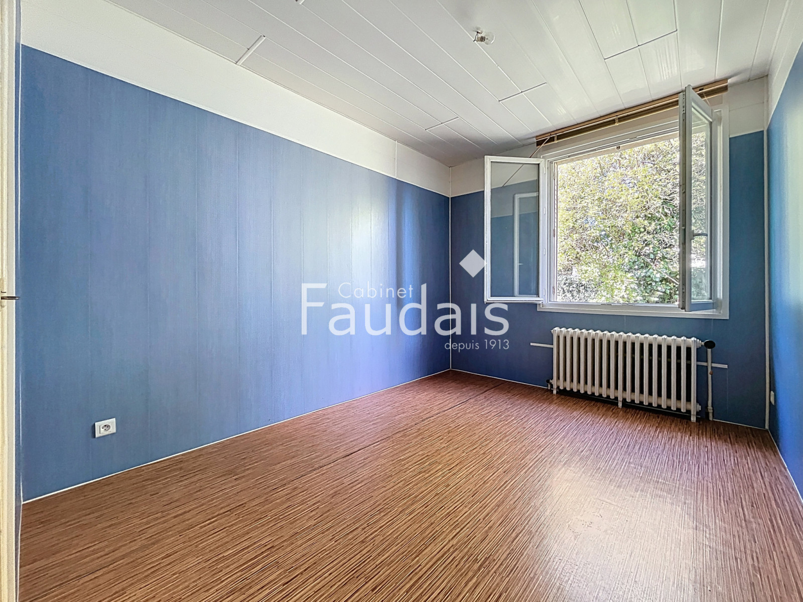 
                                                Vente
                                                 SAINT-LO - PROCHE CENTRE VILLE