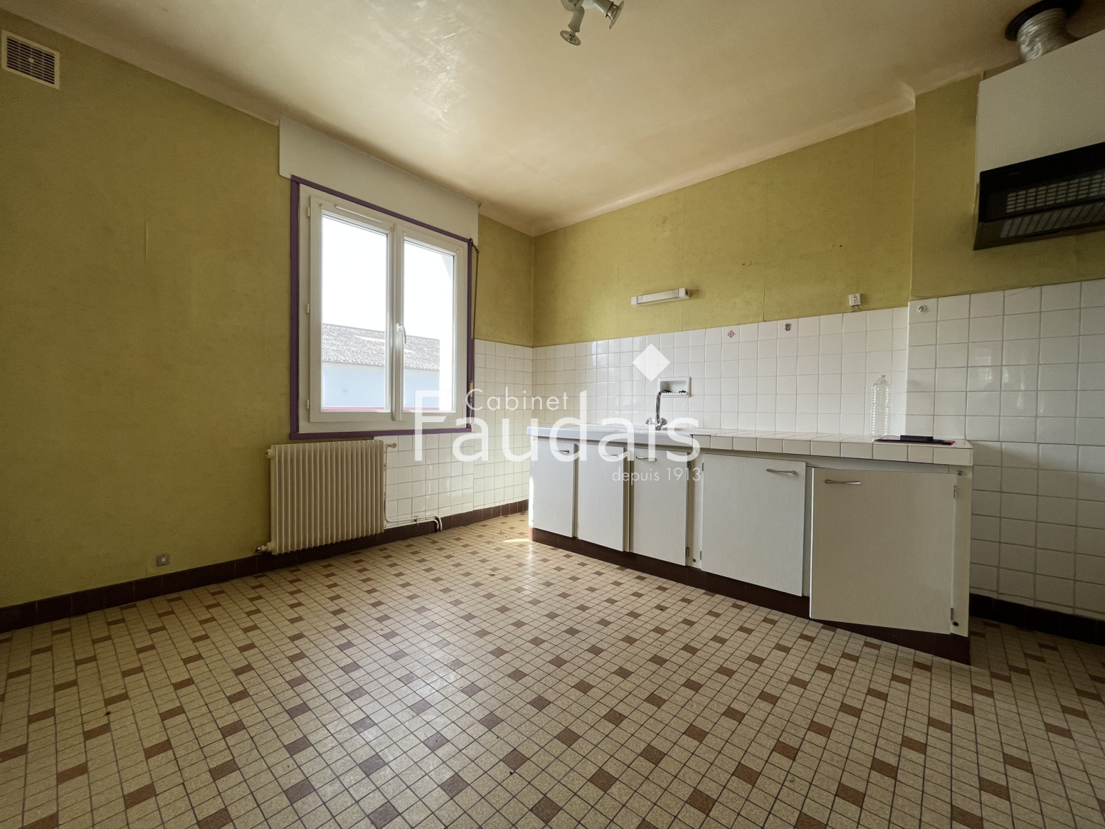 
                                                Vente
                                                 SAINT LO - Proximité du Centre-Ville et des bus