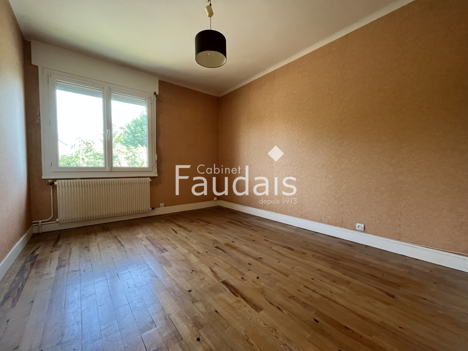 
                                                Vente
                                                 SAINT LO - Proximité du Centre-Ville et des bus