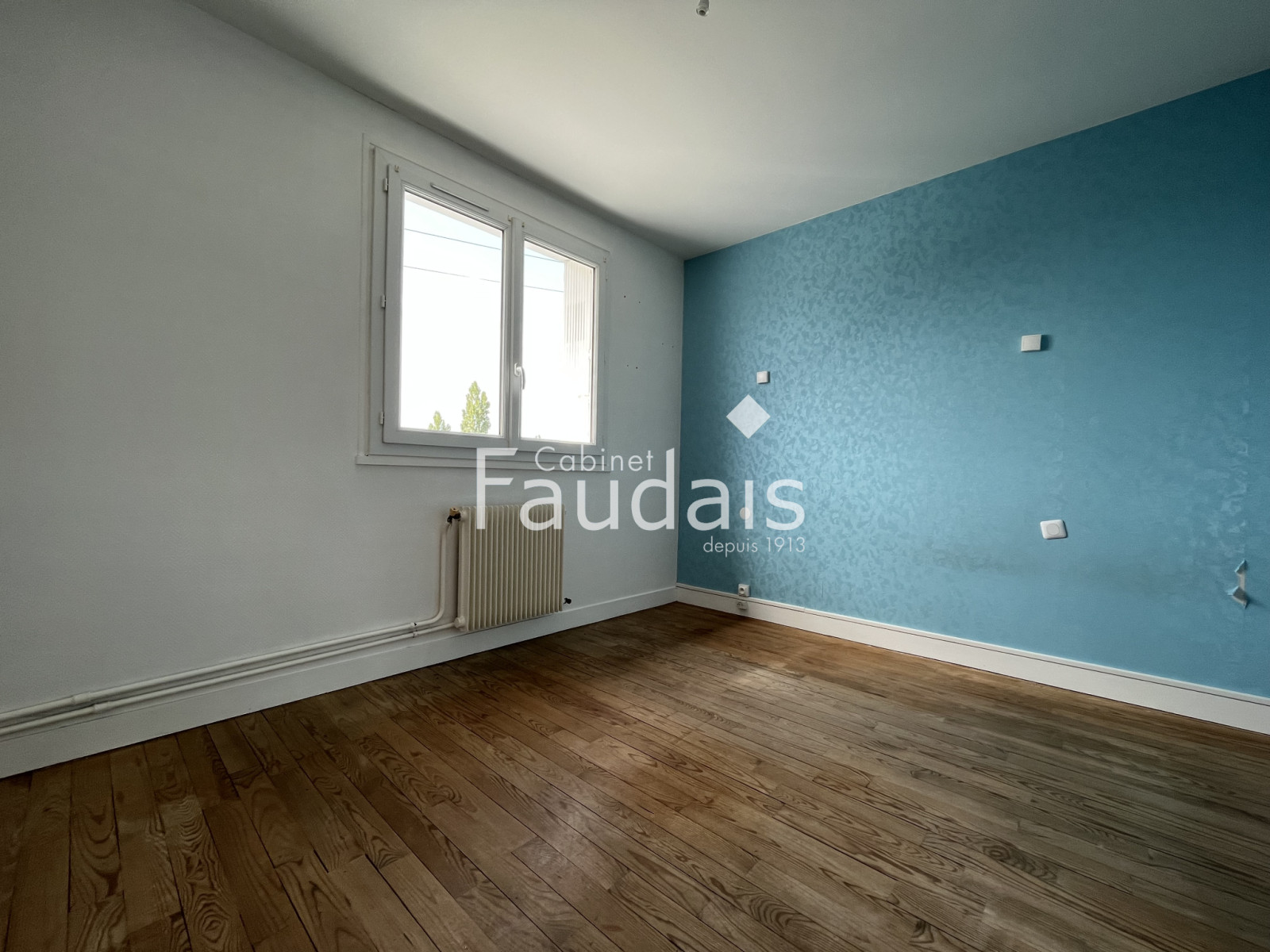 
                                                Vente
                                                 SAINT LO - Proximité du Centre-Ville et des bus