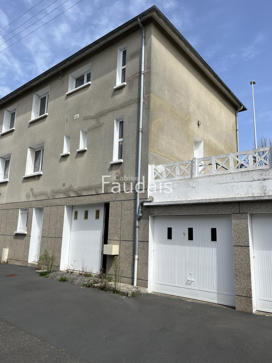 
                                                Vente
                                                 SAINT LO - Proximité du Centre-Ville et des bus