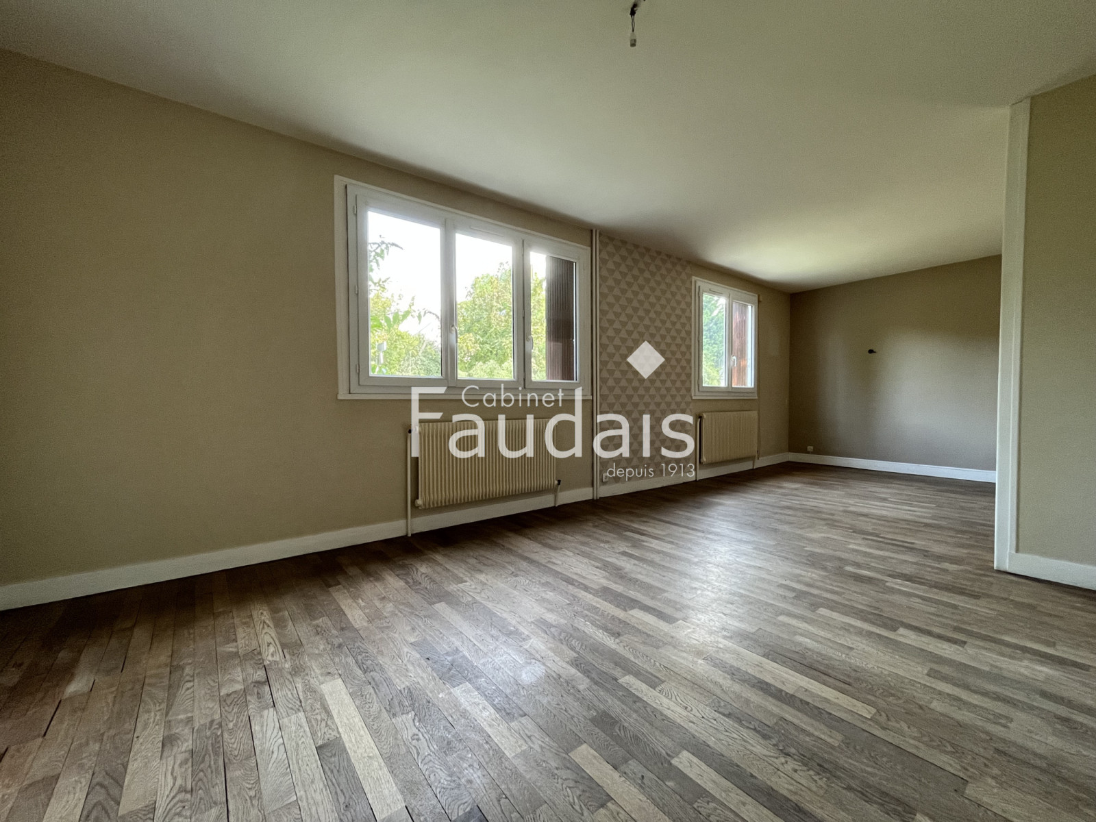 
                                                Vente
                                                 SAINT LO - Proximité du Centre-Ville et des bus