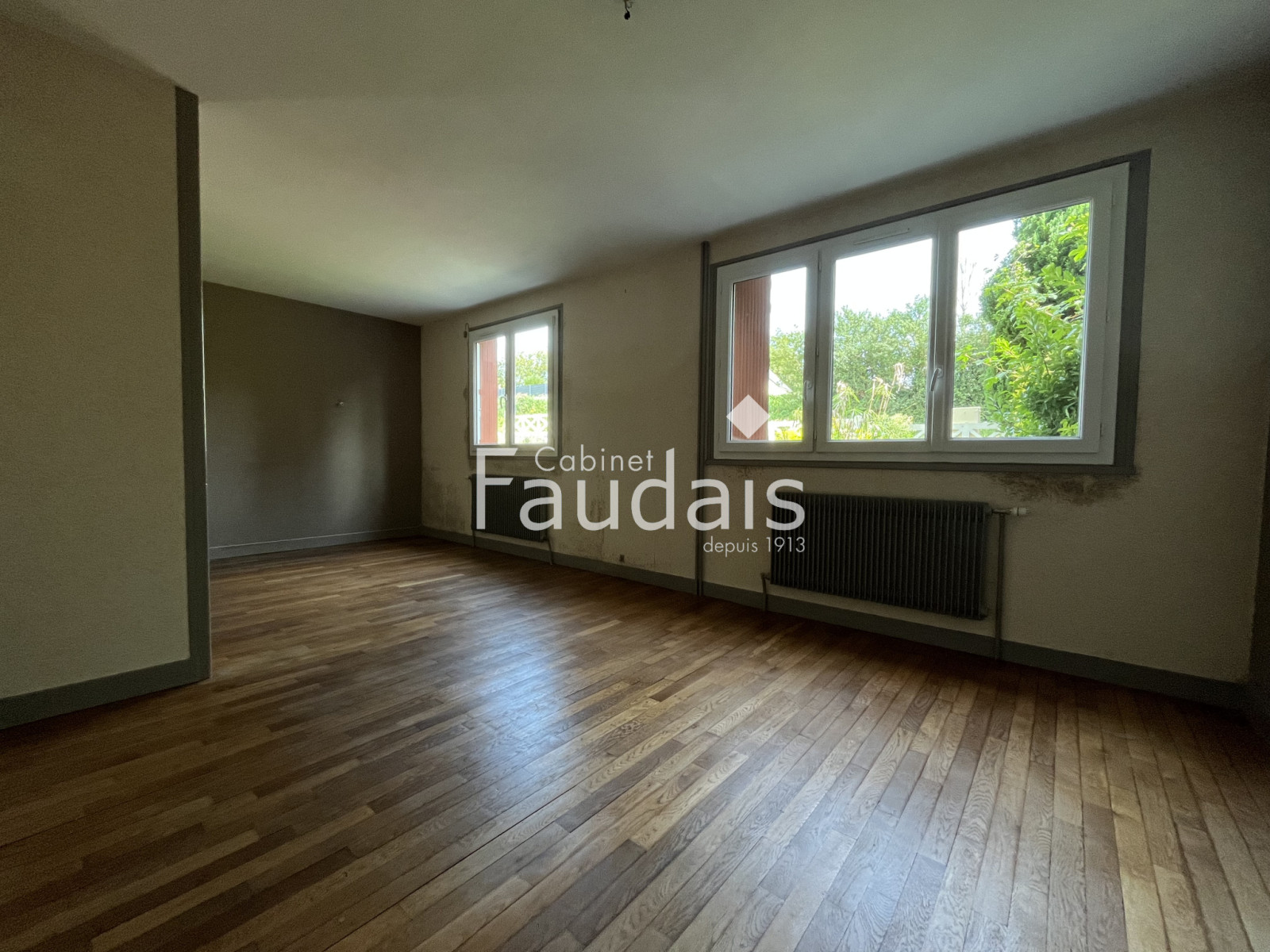 
                                                Vente
                                                 SAINT LO - Proximité du Centre-Ville et des bus