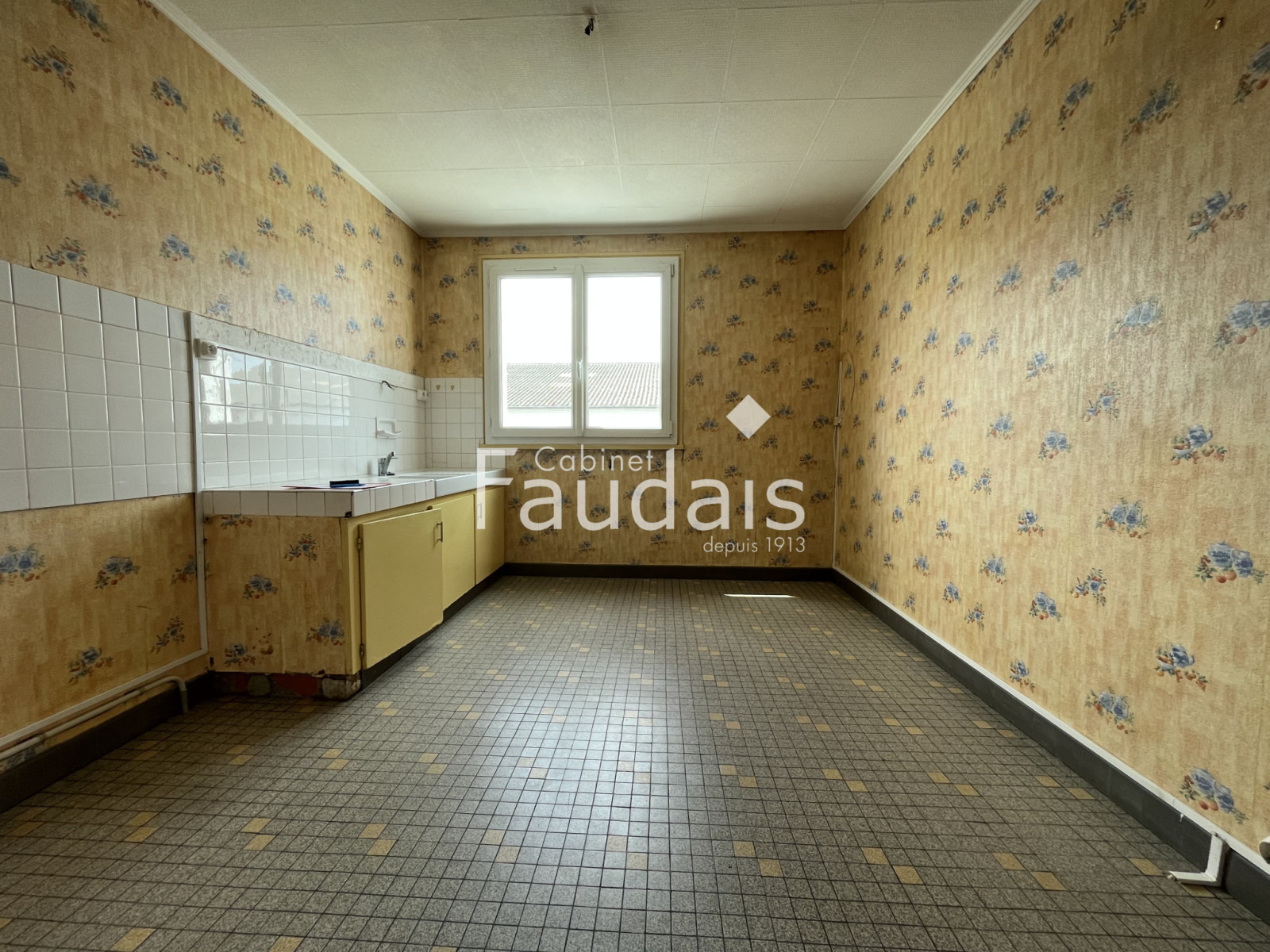 
                                                Vente
                                                 SAINT LO - Proximité du Centre-Ville et des bus