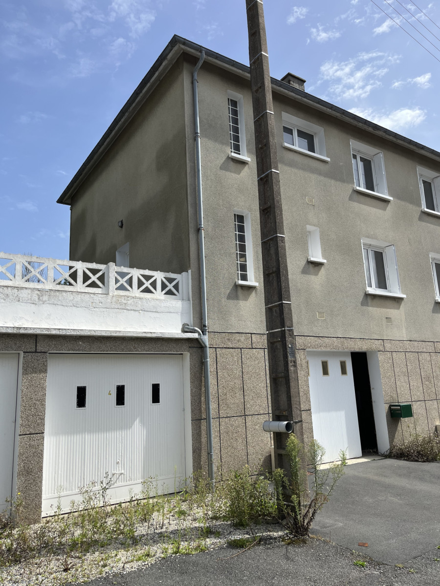 
                                                Vente
                                                 SAINT LO - Proximité du Centre-Ville et des bus