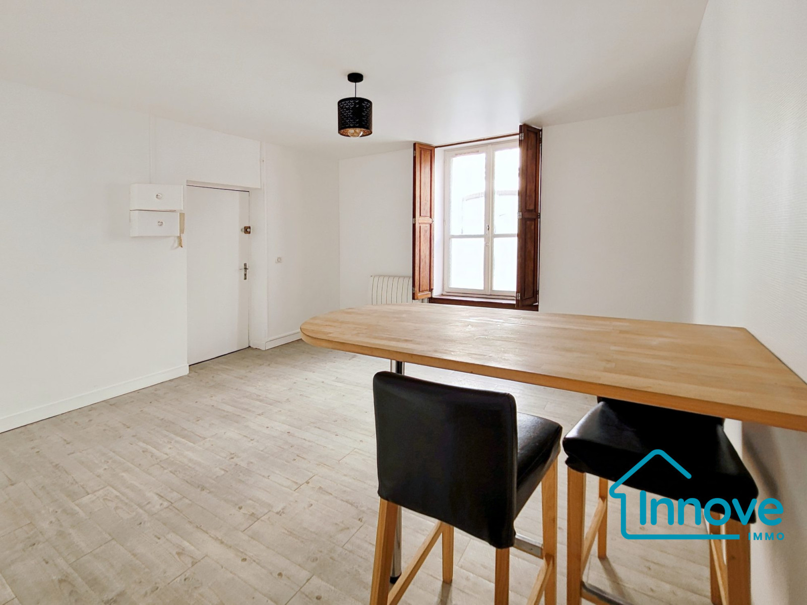 
                                                Location
                                                 Saint-Louis, studio au calme de 24 m2