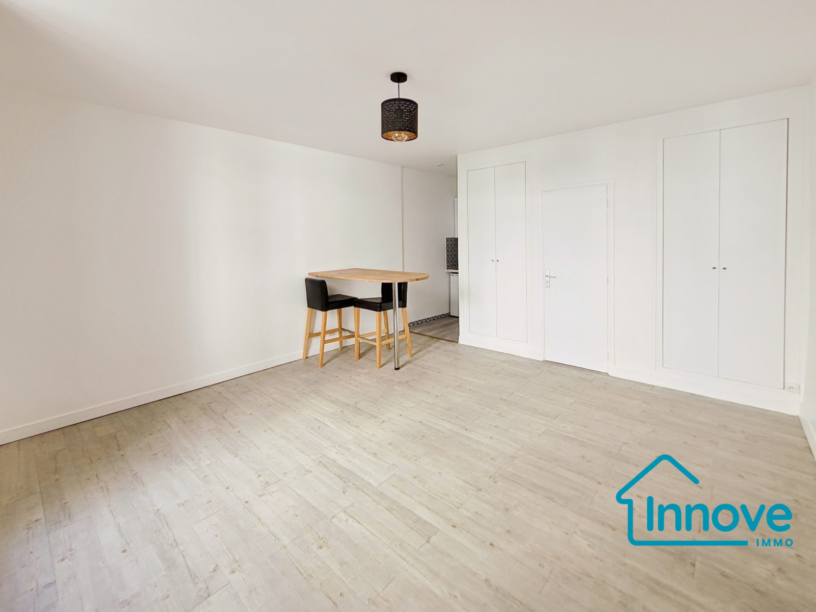 
                                                Location
                                                 Saint-Louis, studio au calme de 24 m2