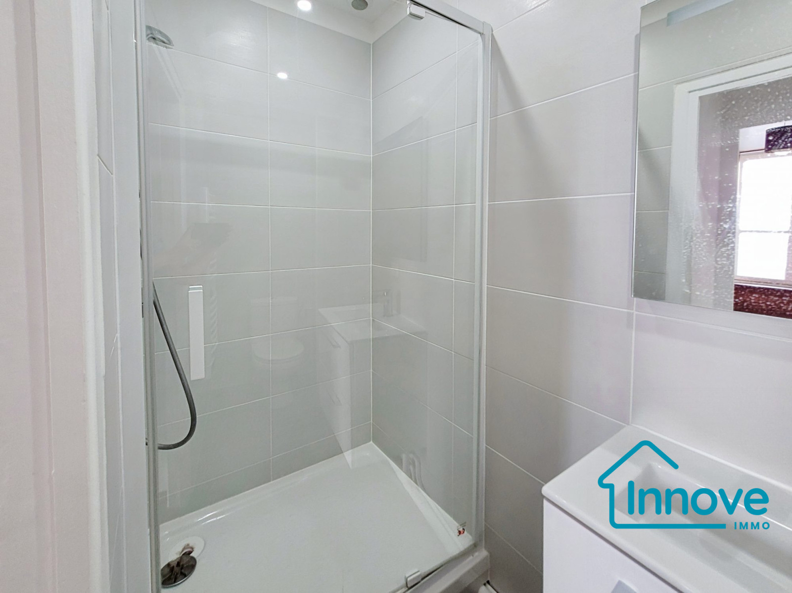 
                                                Location
                                                 Saint-Louis, studio au calme de 24 m2