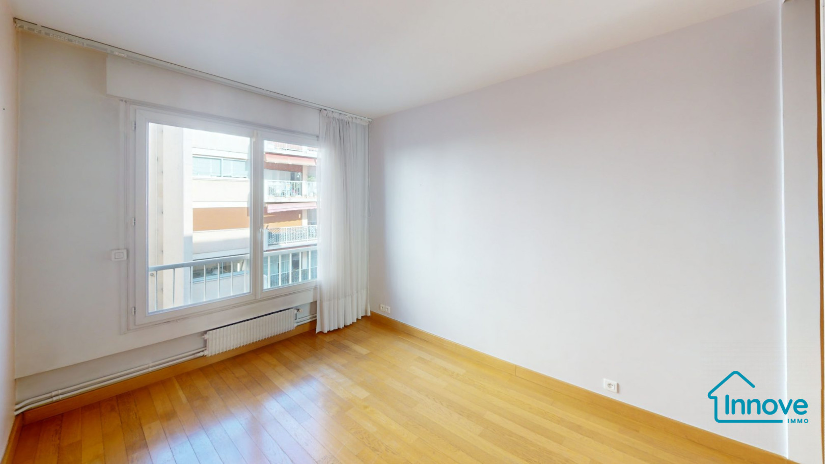 
                                                Vente
                                                 Saint-Mandé – Superbe 4 pièces lumineux avec balcon dans une