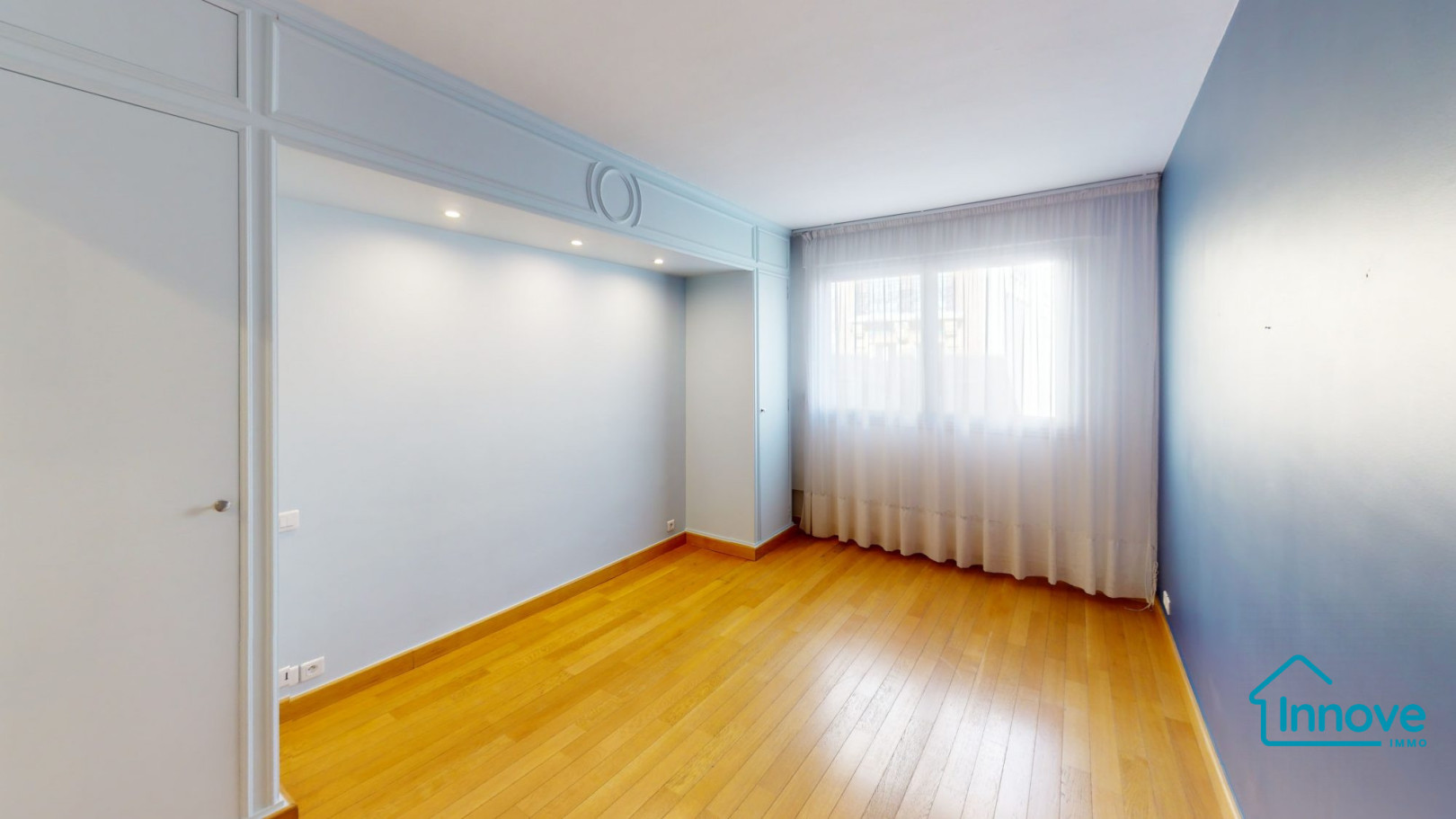 
                                                Vente
                                                 Saint-Mandé – Superbe 4 pièces lumineux avec balcon dans une