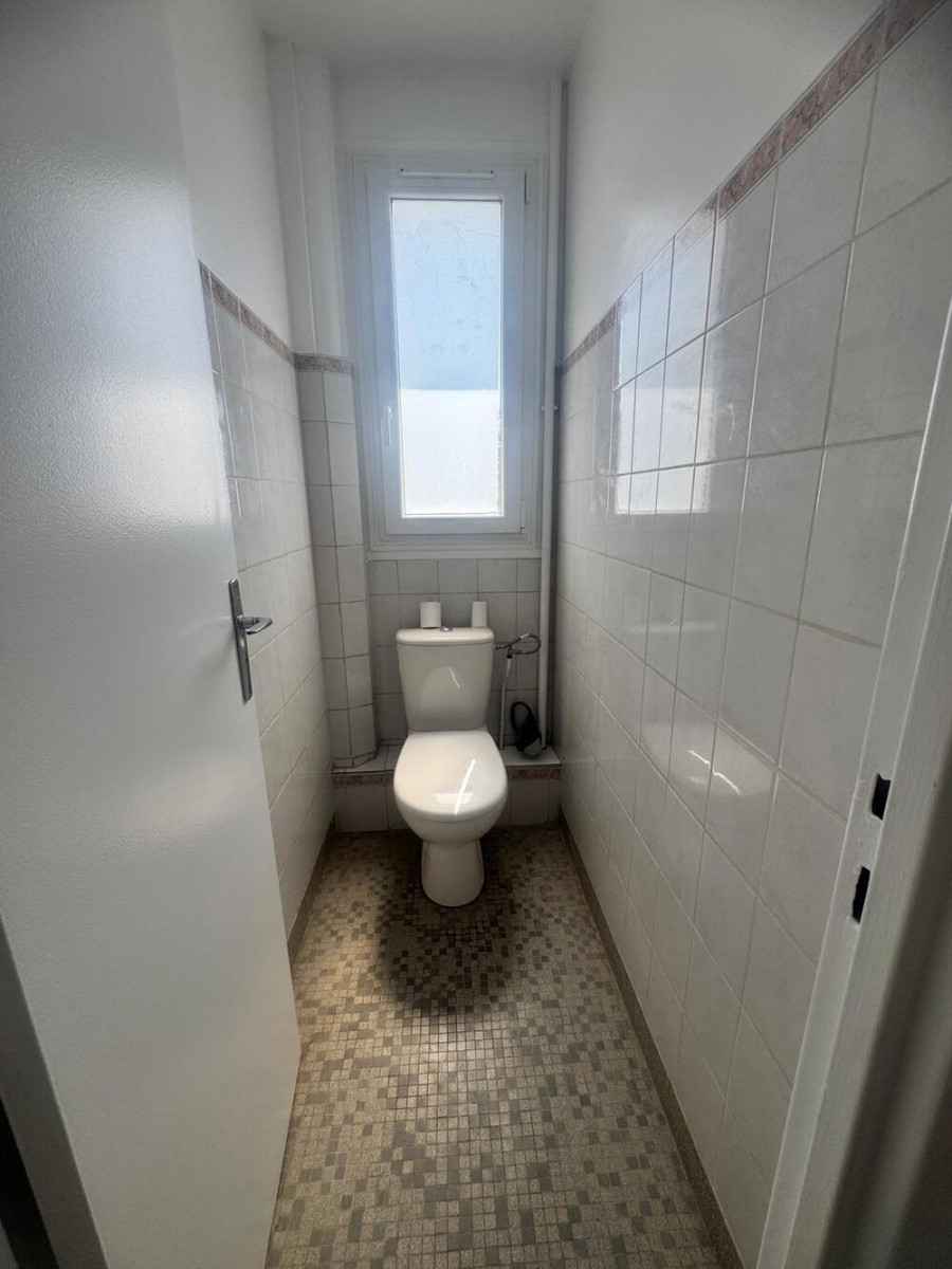 
                                                Vente
                                                 Saint-Maur 3 pièces avec parking et cave