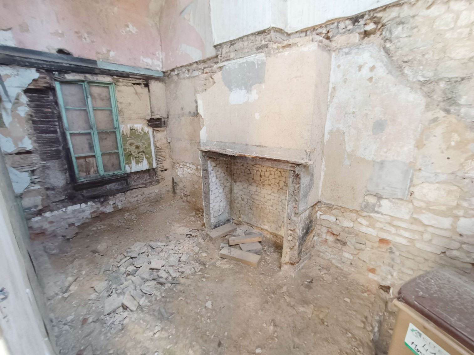 
                                                Vente
                                                 Saint-Maurice : à reconstruire !