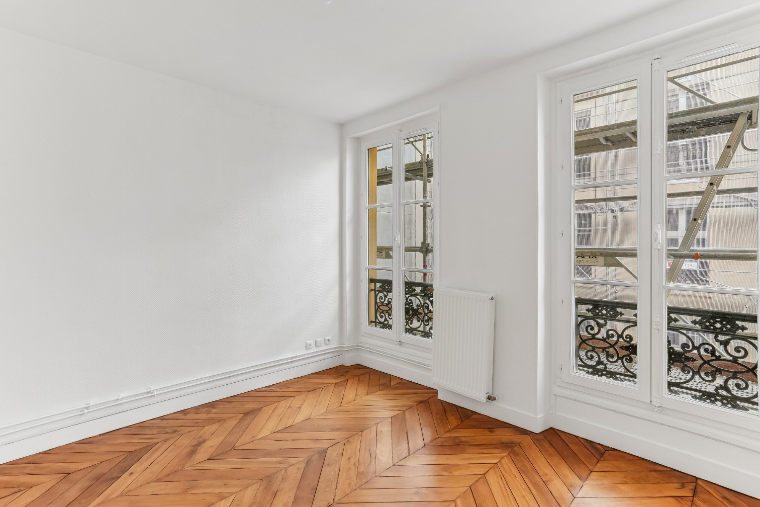 
                                                Vente
                                                 Saint-Michel - Appartement de 3 pièces traversant