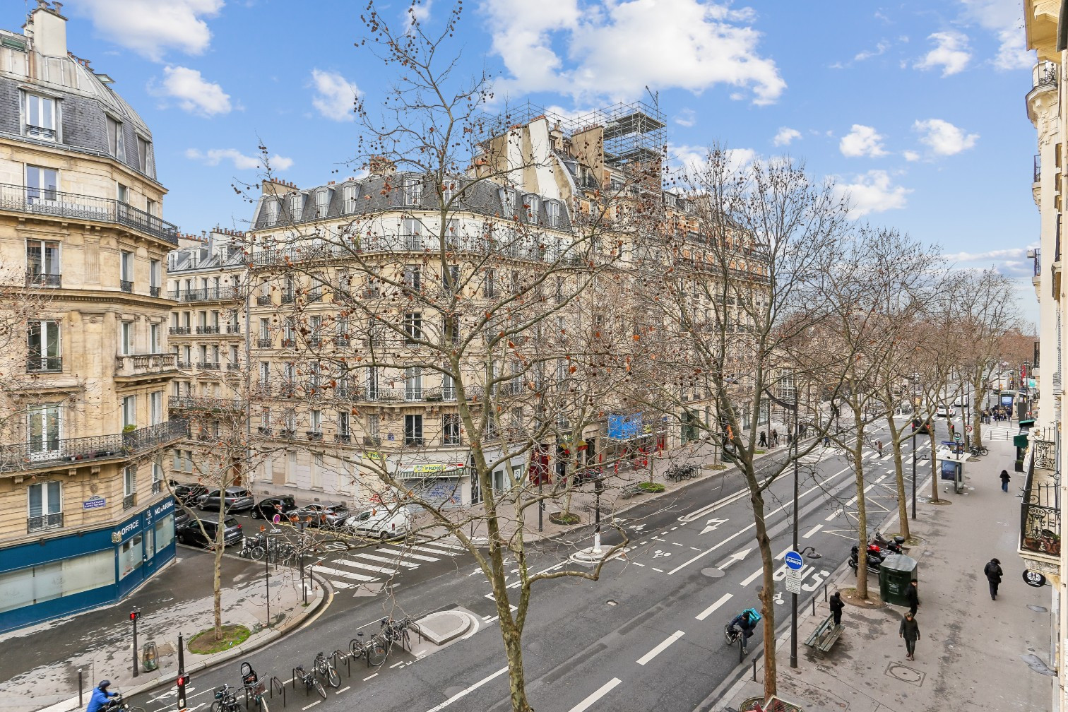 
                                                Vente
                                                 Saint-Michel - Appartement de 3 pièces traversant