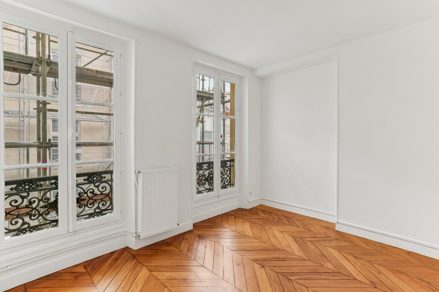 
                                                Vente
                                                 Saint-Michel - Appartement de 3 pièces traversant