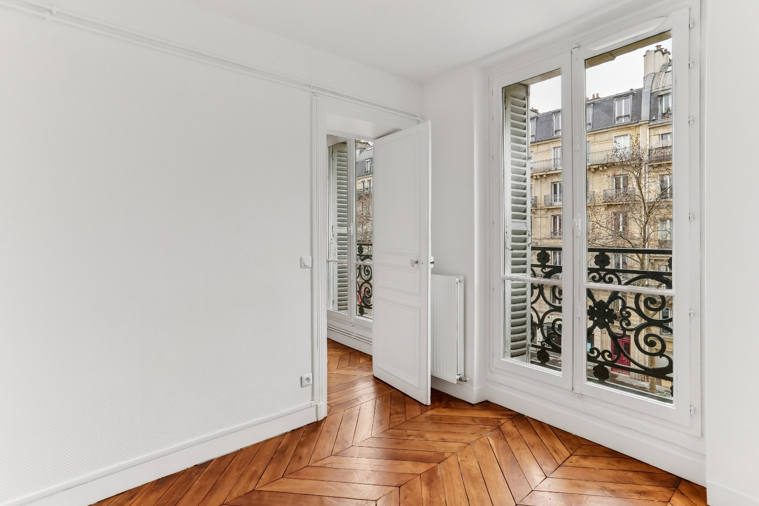
                                                Vente
                                                 Saint-Michel - Appartement de 3 pièces traversant