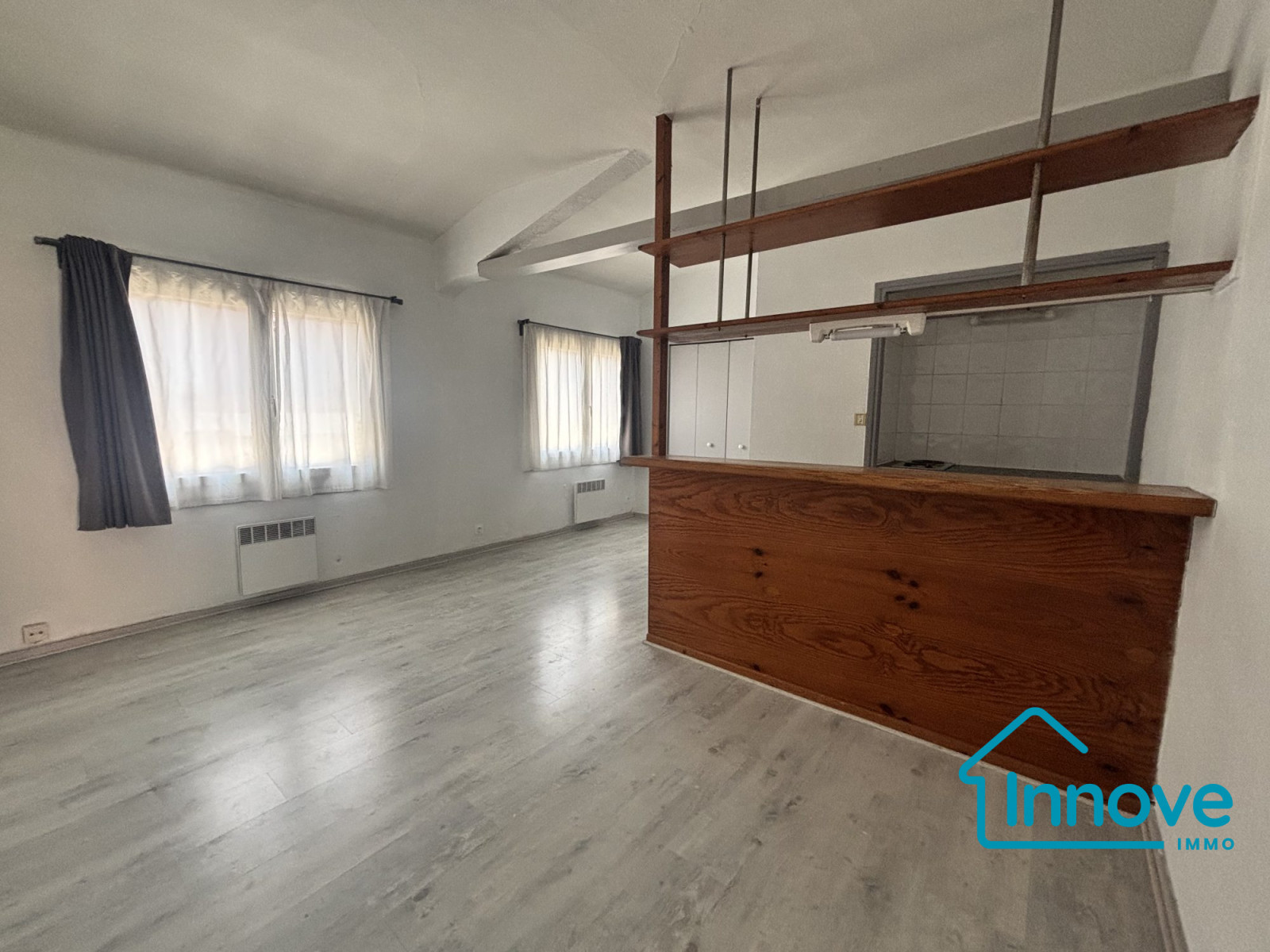
                                                Vente
                                                 Saint Michel:Immeuble de rapport/maison