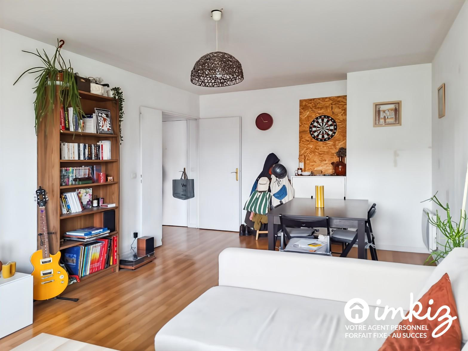 
                                                Vente
                                                 Saint-Ouen – 3P 65 m², parking, balcon, métro 14