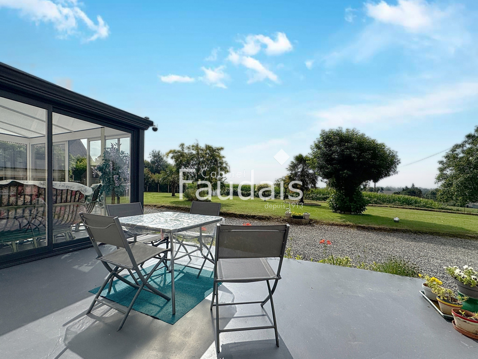 
                                                Vente
                                                 Saint-Romphaire Maison de campagne Terrain 2688 m2 