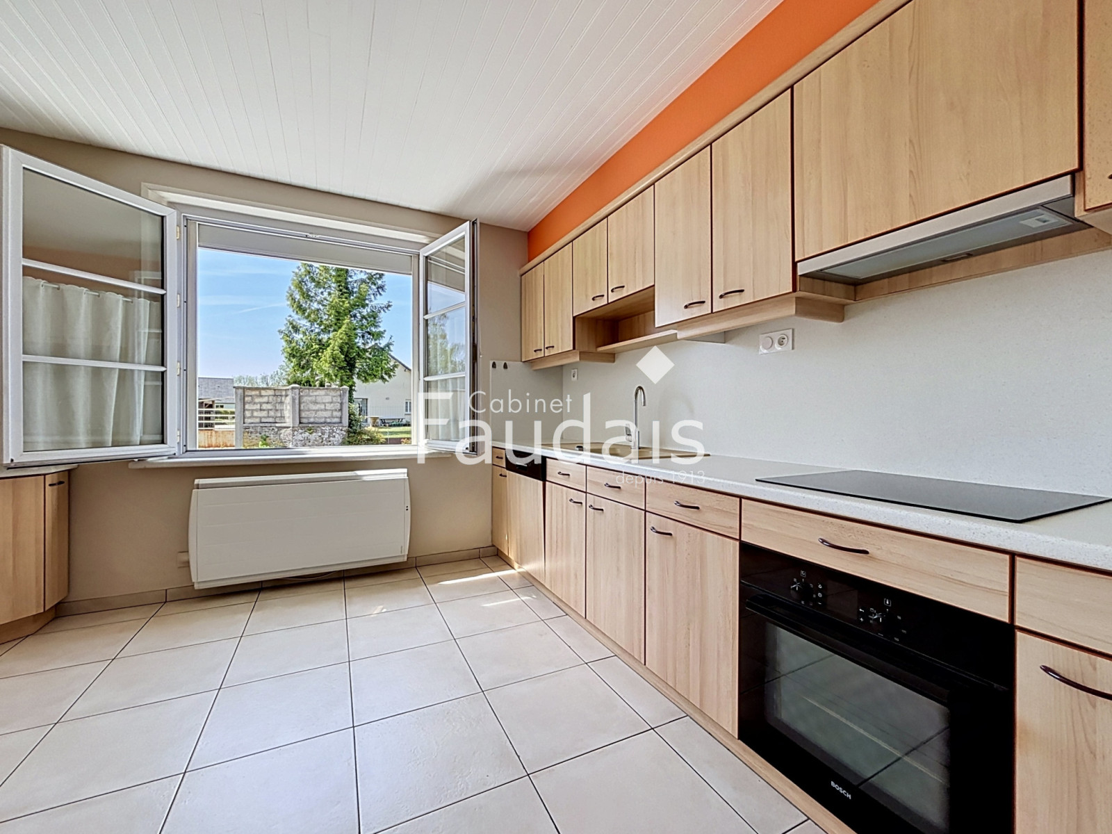 
                                                Vente
                                                 SAINT-SAMSON DE BONFOSSE, Maison 4 chambres, 112m2