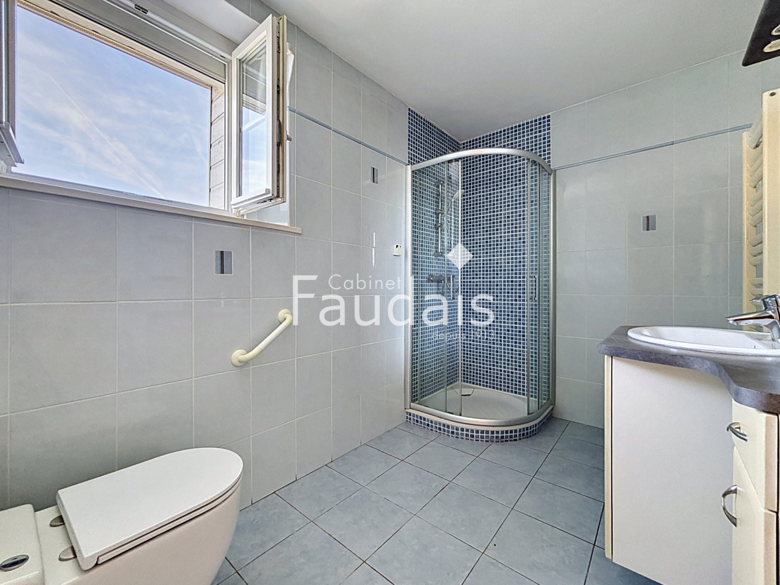 
                                                Vente
                                                 SAINT-SAMSON DE BONFOSSE, Maison 4 chambres, 112m2