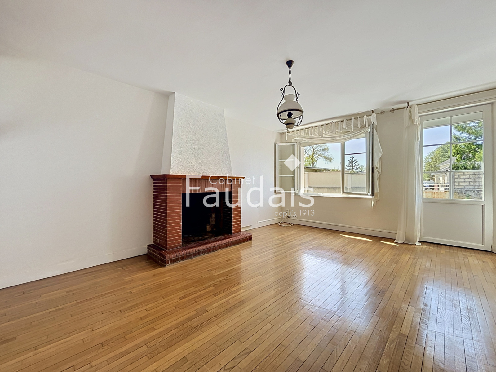 
                                                Vente
                                                 SAINT-SAMSON DE BONFOSSE, Maison 4 chambres, 112m2