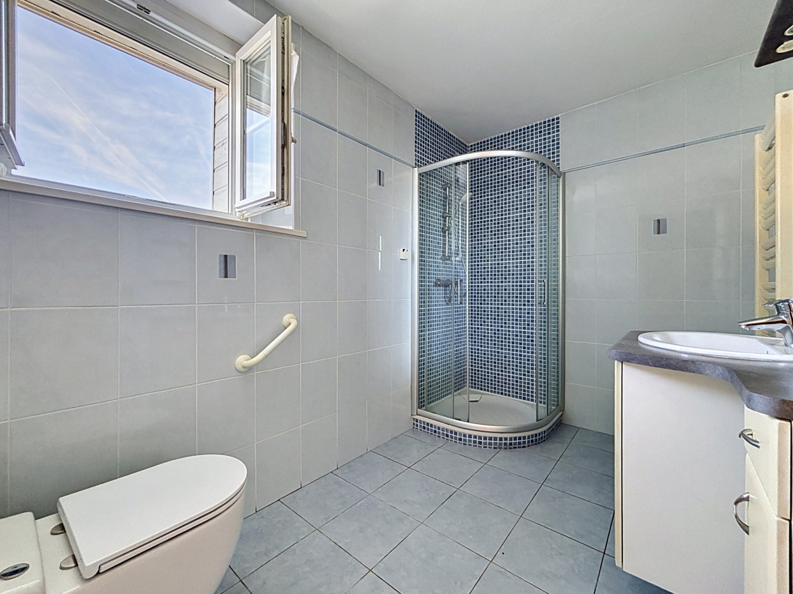 
                                                Vente
                                                 SAINT-SAMSON DE BONFOSSE, Maison 4 chambres, 112m2