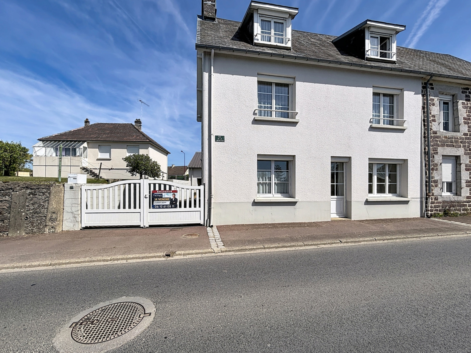 
                                                Vente
                                                 SAINT-SAMSON DE BONFOSSE, Maison 4 chambres, 112m2