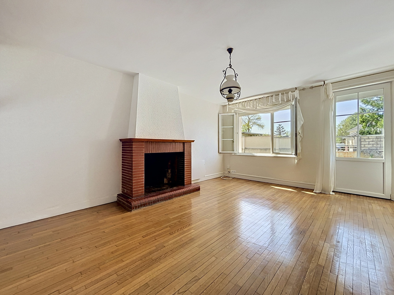 
                                                Vente
                                                 SAINT-SAMSON DE BONFOSSE, Maison 4 chambres, 112m2