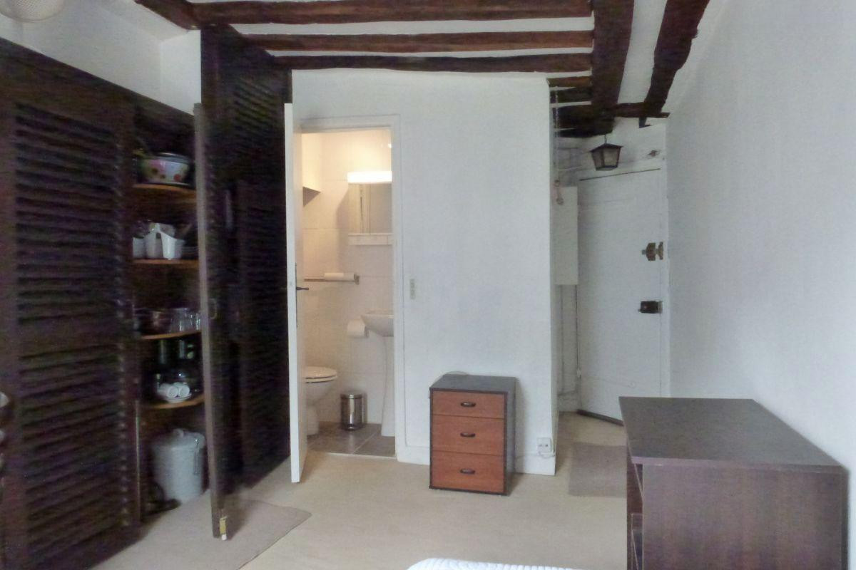 
                                                Location
                                                 SAINT SULPICE - 6ème - STUDIO MEUBLE