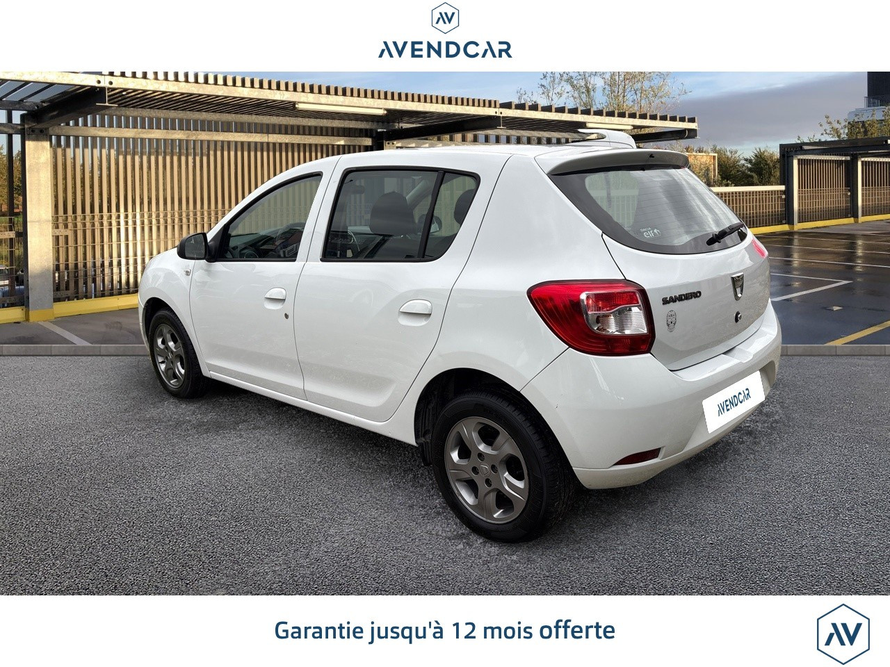 
                                                Voiture
                                                 SANDERO 1.2 75 SERIE LIMITEE 10ans SUREQUIPEE