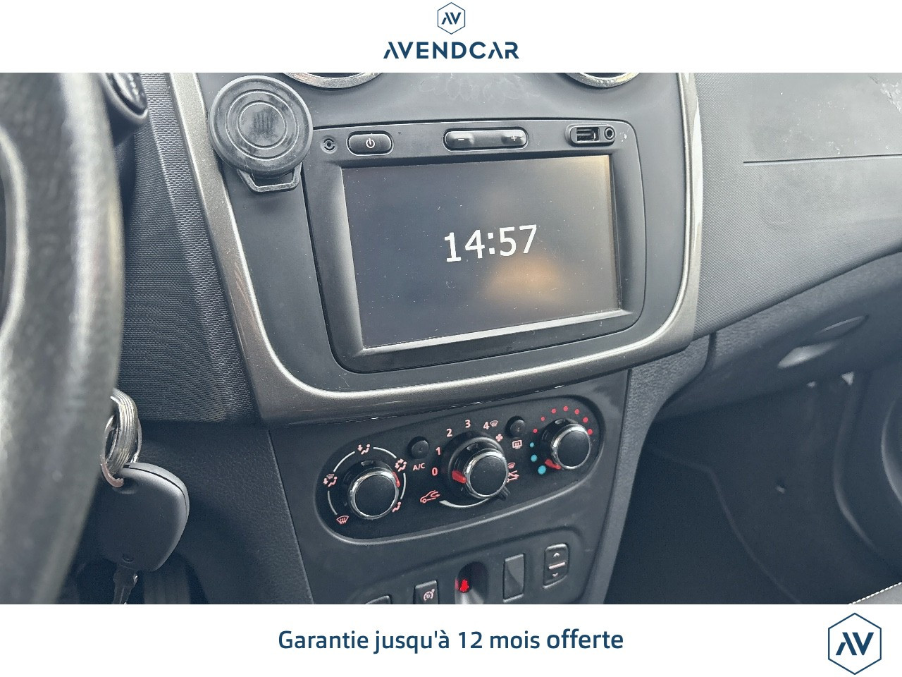 
                                                Voiture
                                                 SANDERO 1.2 75 SERIE LIMITEE 10ans SUREQUIPEE