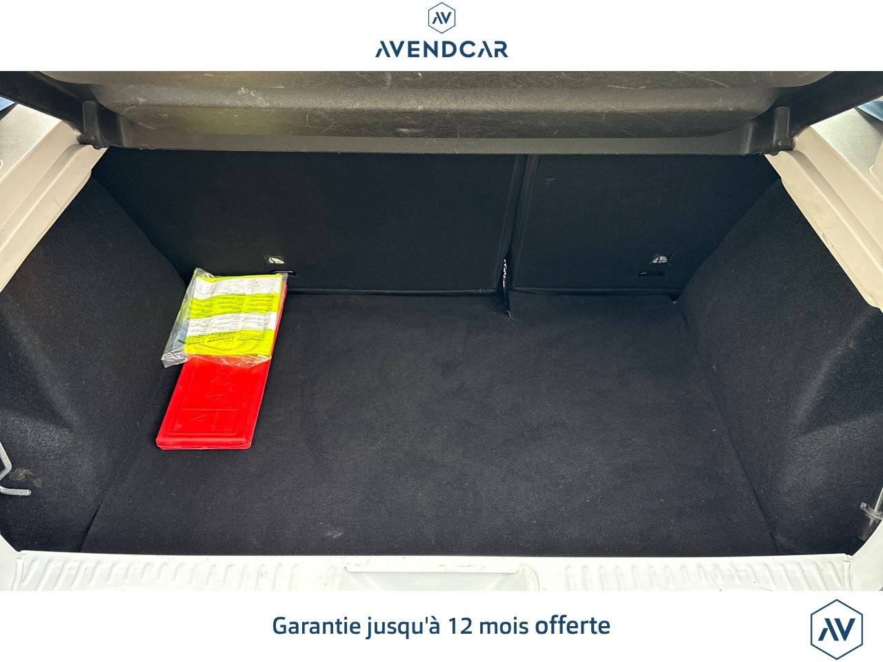 
                                                Voiture
                                                 SANDERO 1.2 75 SERIE LIMITEE 10ans SUREQUIPEE