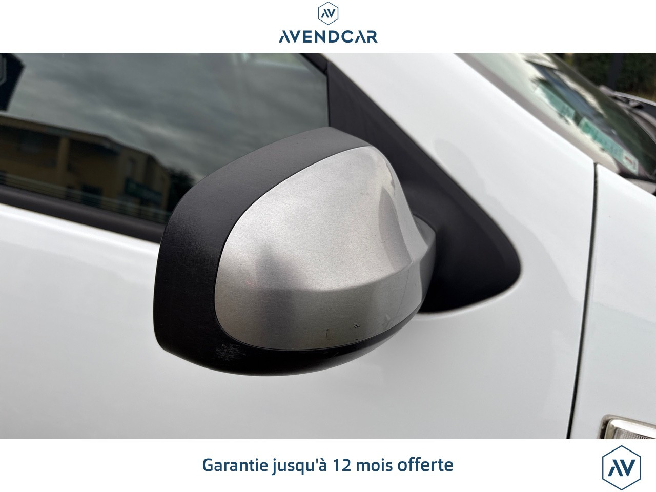 
                                                Voiture
                                                 SANDERO 1.2 75 SERIE LIMITEE 10ans SUREQUIPEE