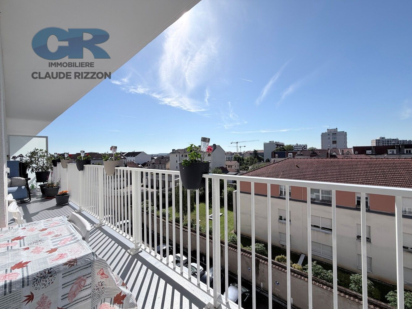 
                                                Vente
                                                 SAURUPT - F2 loué à vendre