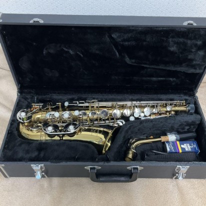 
                                                Instrument de musique
                                                 Saxophone alto Max Tone SX-50A.
