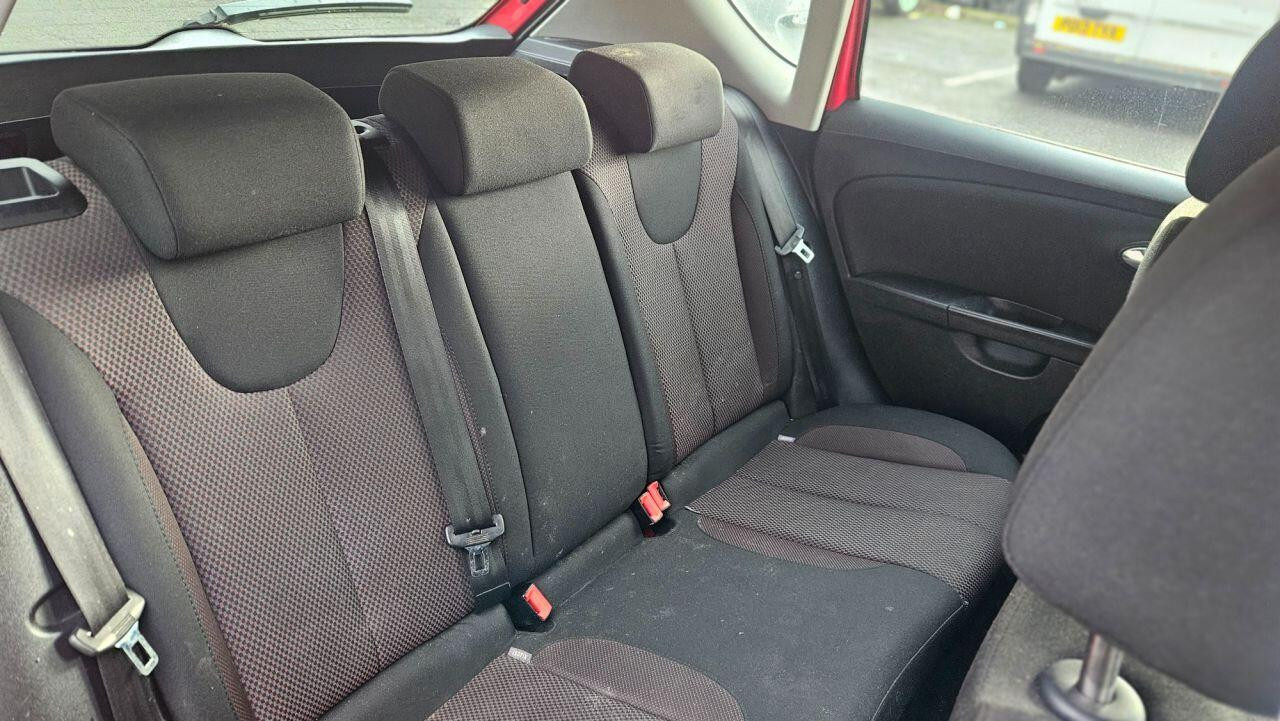 
                                                Voiture
                                                 SEAT Leon 1.6 8V Sport Hatchback 5dr Petrol Manual Euro 4 (102 bhp) MOT 1/27 PART SERVICE 102 ONLY